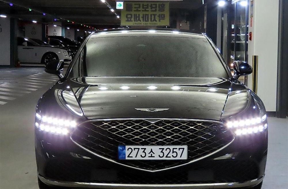 Genesis G90 (RS4)