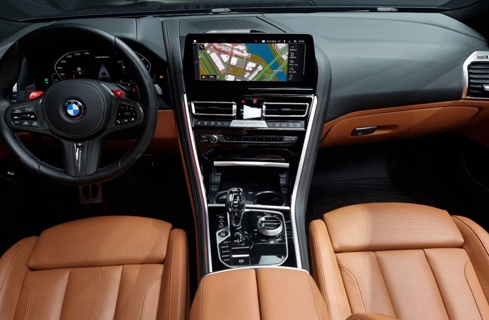 BMW 8 Series (G15)