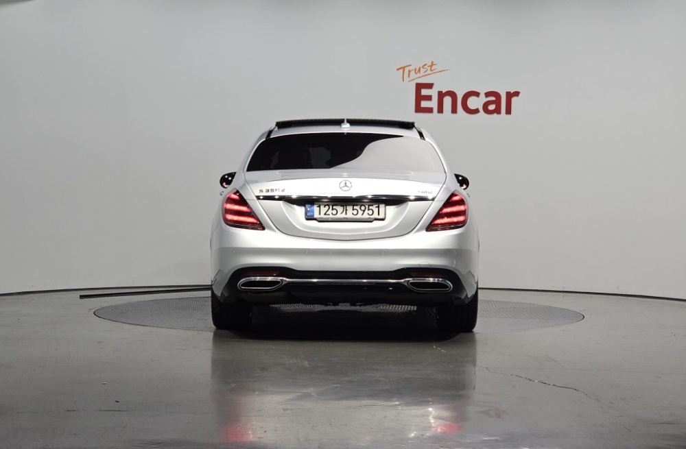 Mercedes-Benz S-Class W222