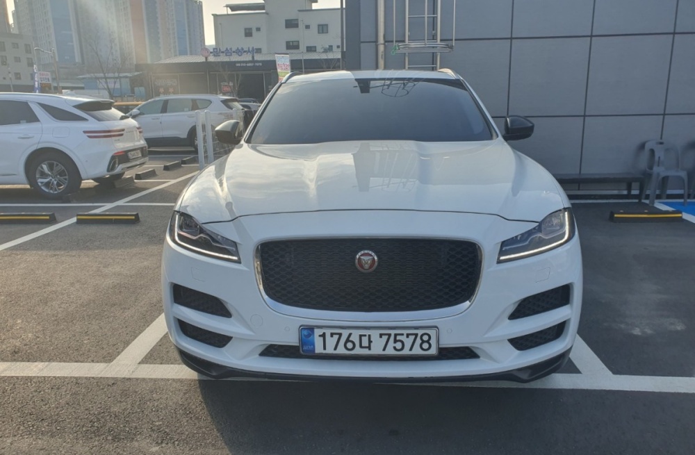 Jaguar F-PACE