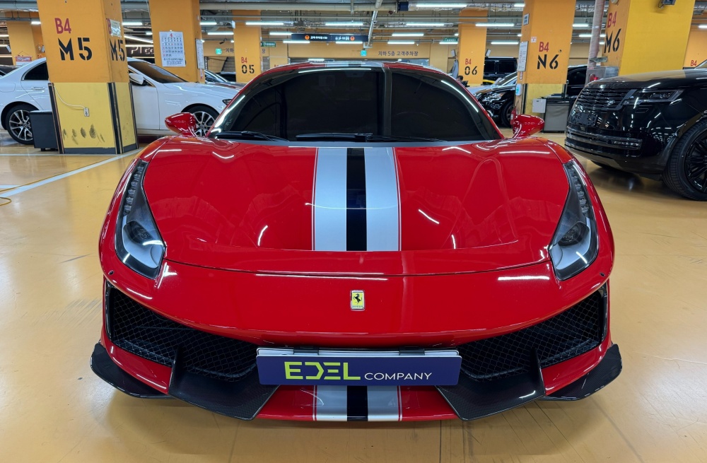 Ferrari 488 Pista