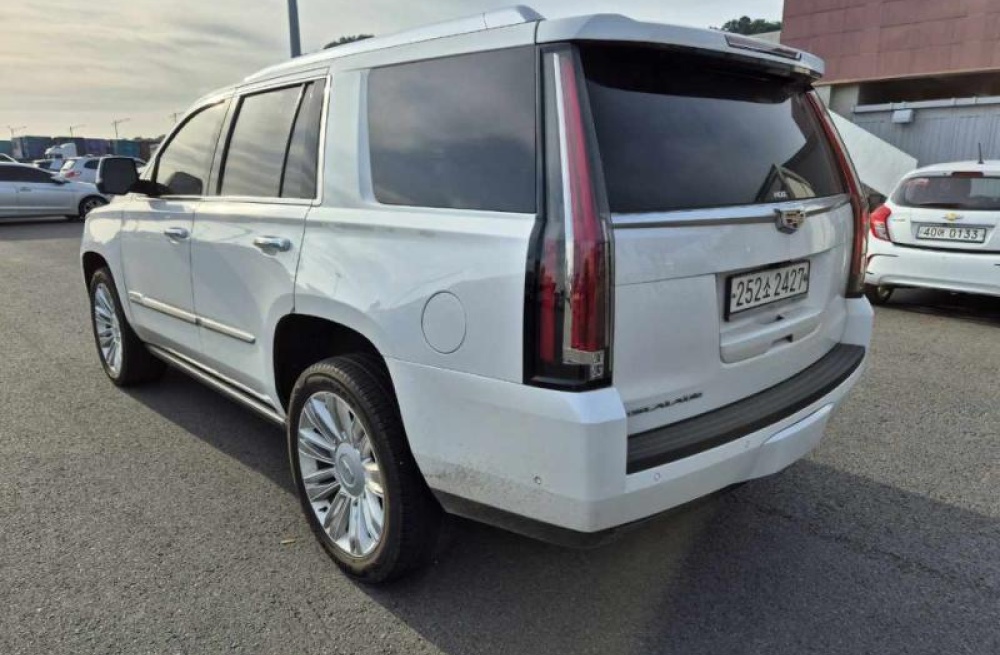 Cadillac escalade