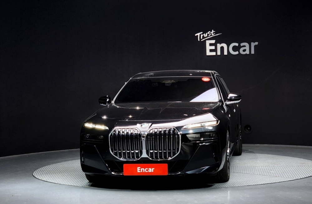 BMW 7 Series (G70)