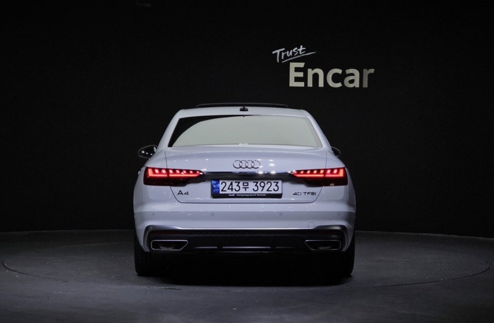 Audi A4 (B9)