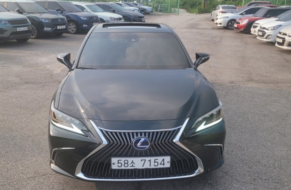 Lexus ES300h 7th generation
