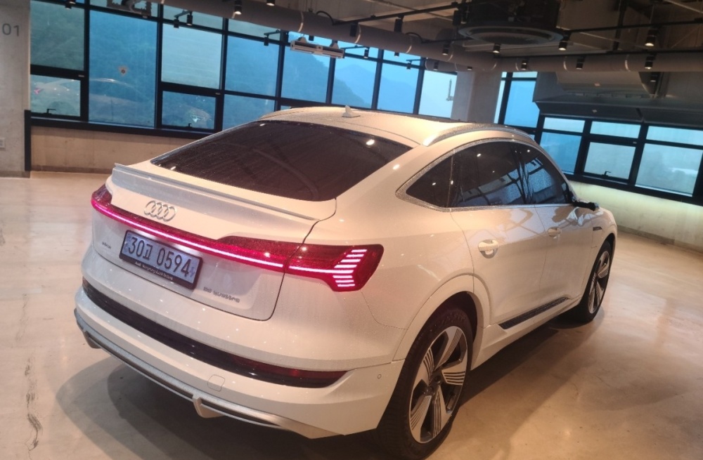 Audi e-tron