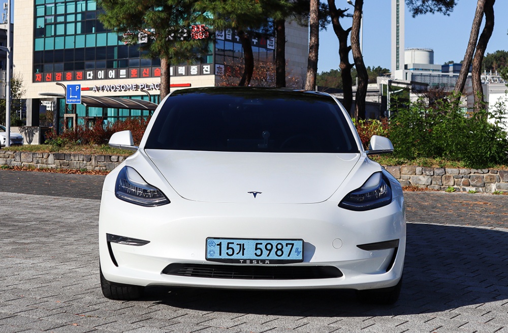 Tesla model 3