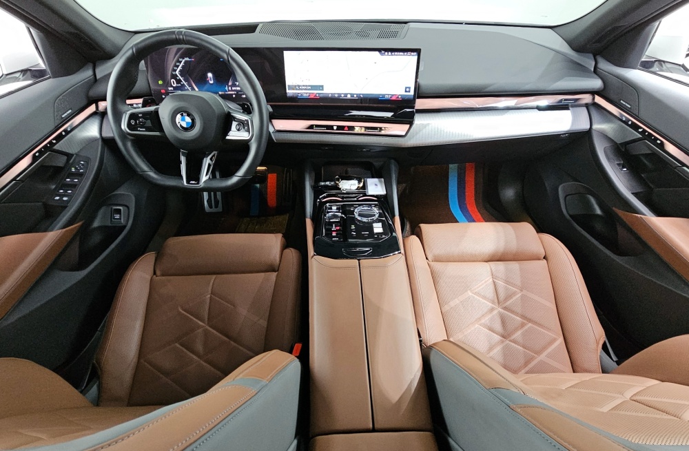 BMW 5 Series (G60)