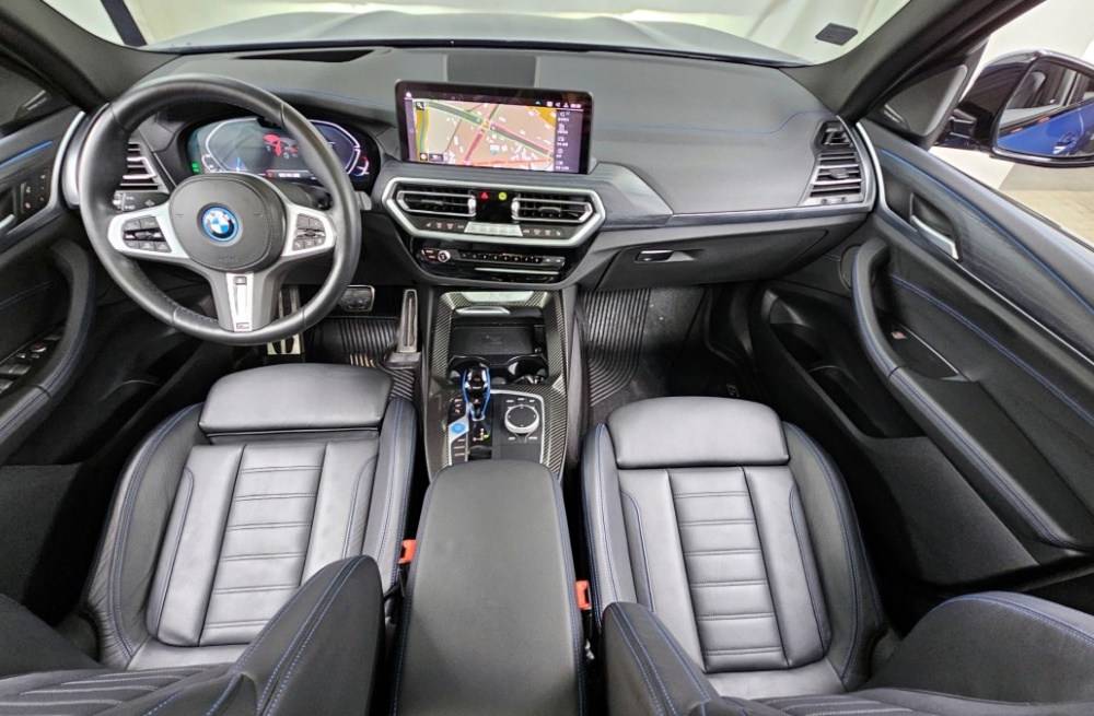 BMW iX3