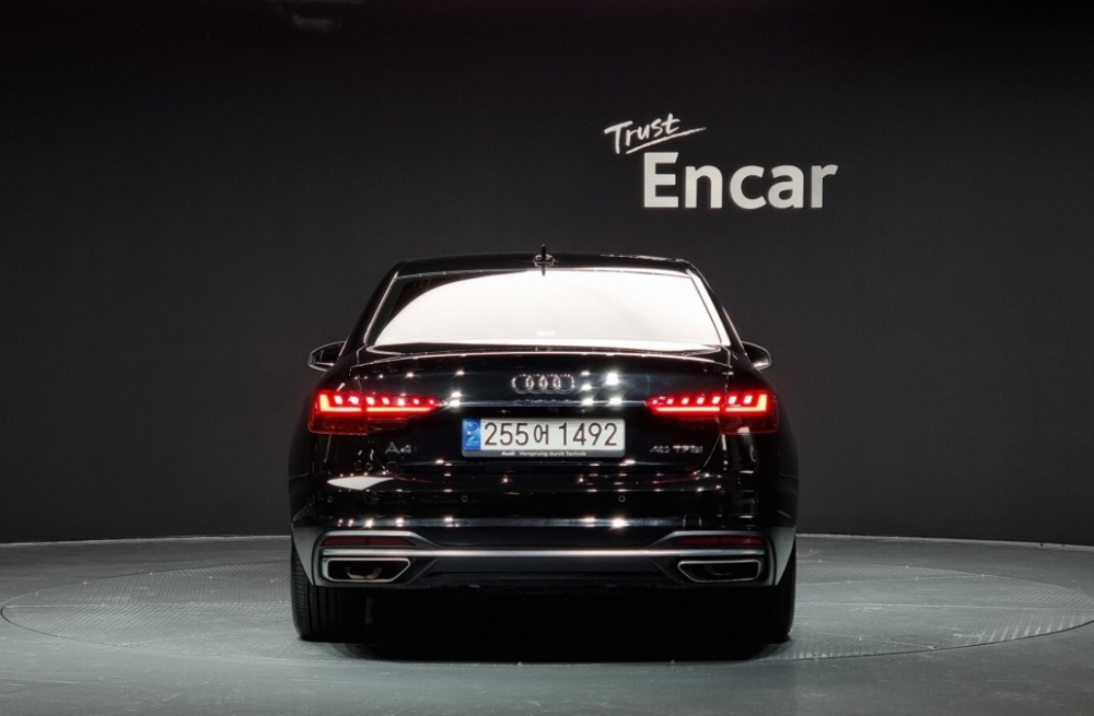 Audi A4 (B9)