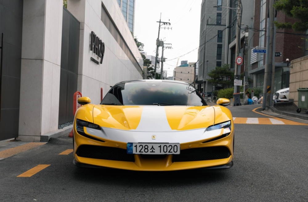 Ferrari SF90 Stradale