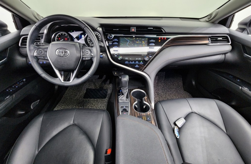 Toyota Camry (XV70)