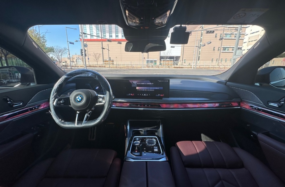 BMW i7 (G70)