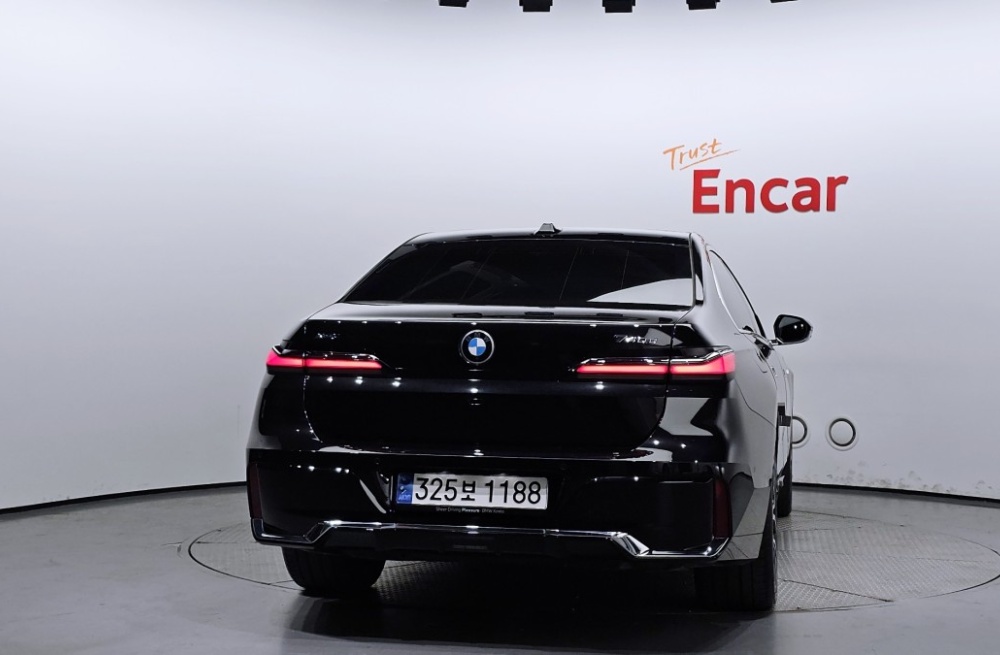 BMW 7 Series (G70)
