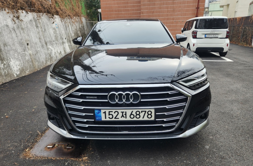 Audi A8 (D5)