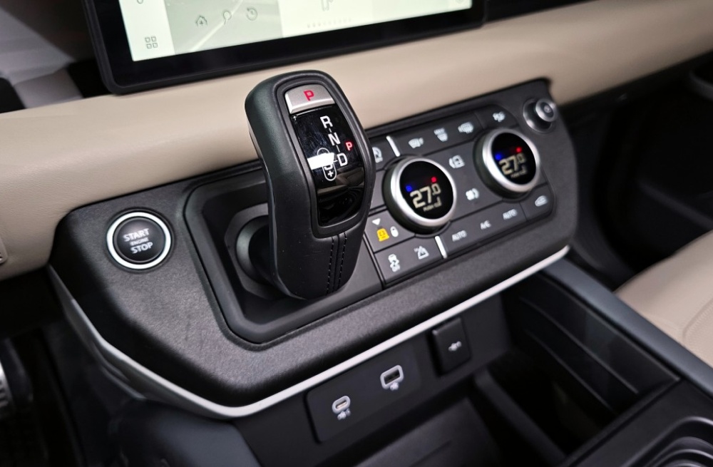 Land rover Defender (L663)