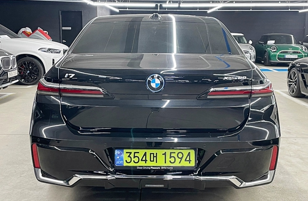 BMW i7 (G70)