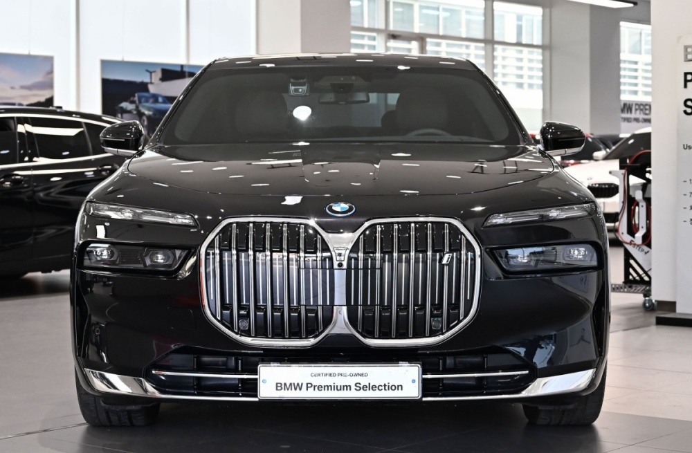 BMW i7 (G70)