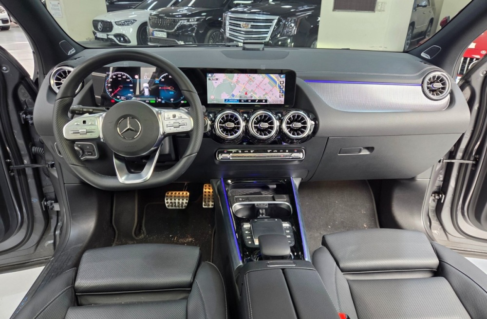 Mercedes-Benz EQA-H243