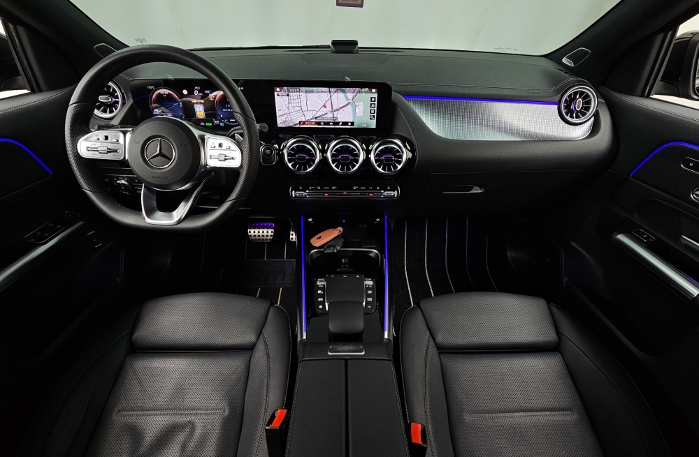 Mercedes-Benz EQA-H243