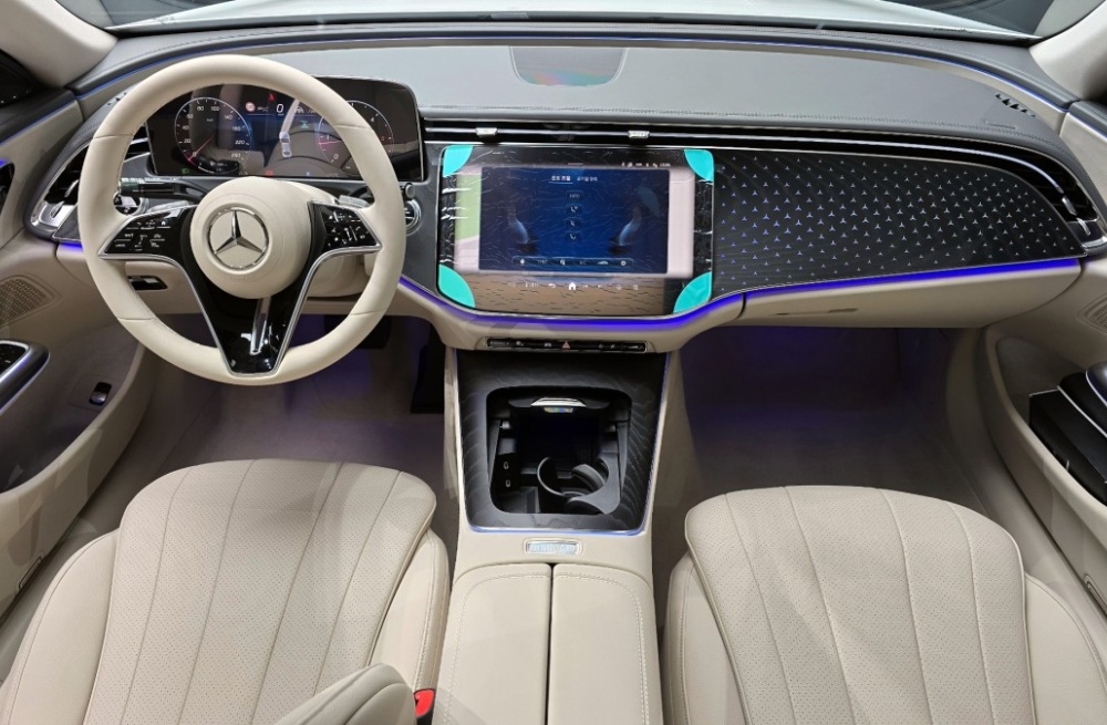 Mercedes-Benz E-Class W214