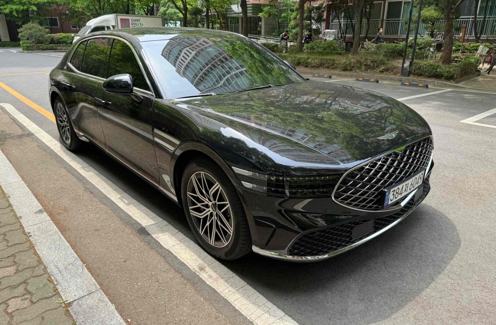 Genesis G90 (RS4)