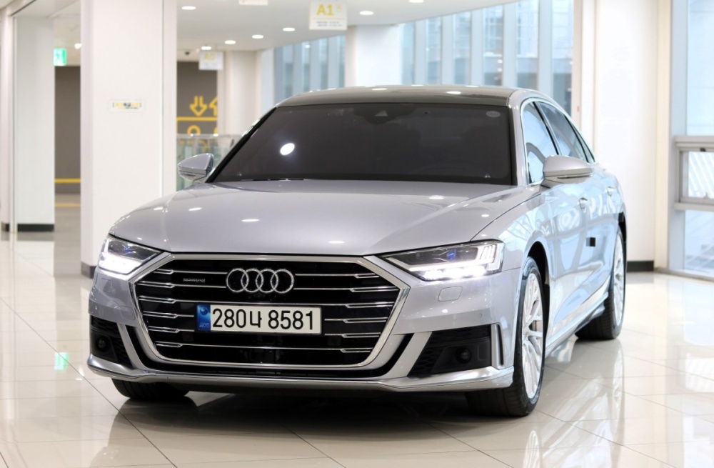 Audi A8 (D5)