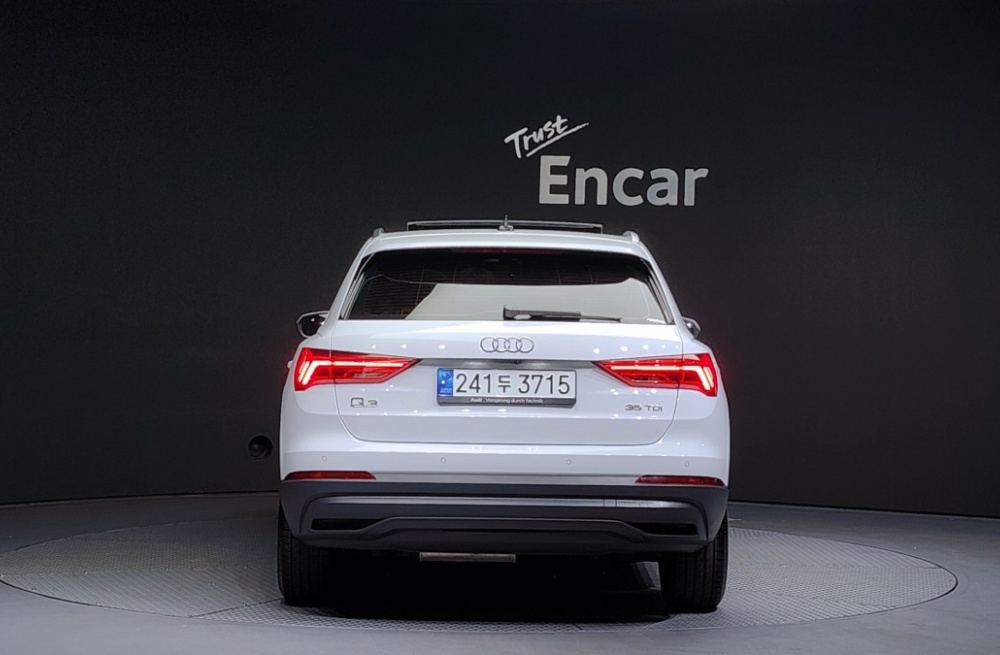 Audi Q3 (F3)