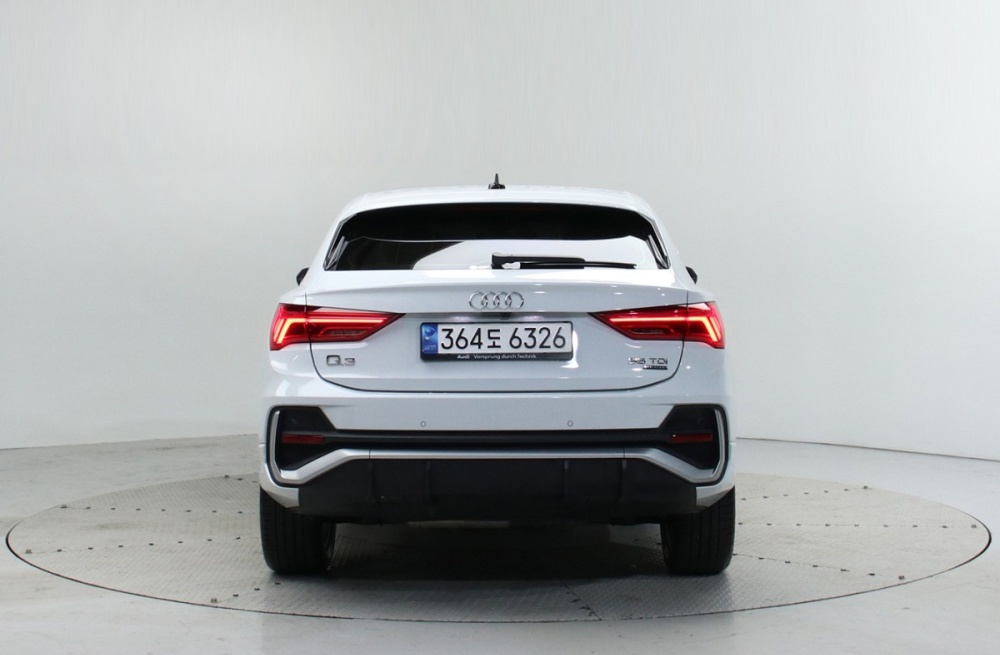 Audi Q3 (F3)