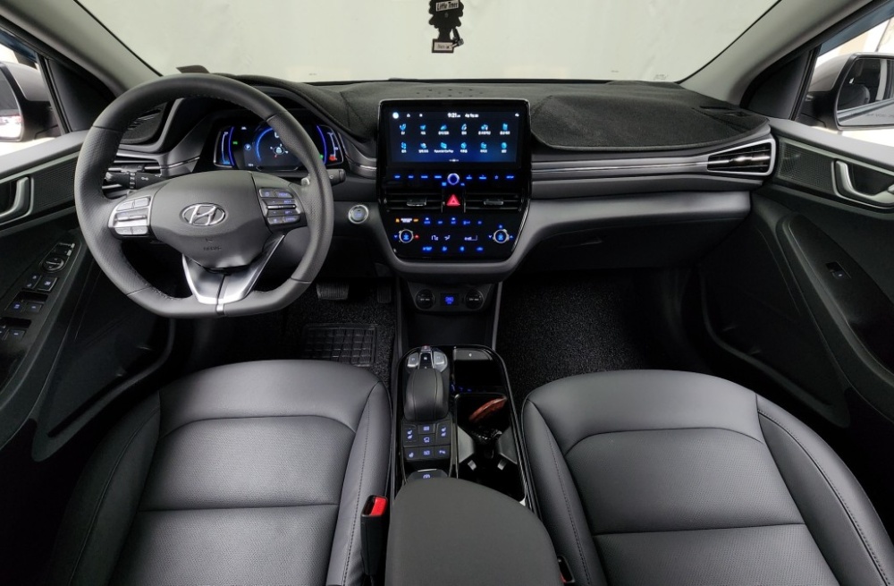 Hyundai The new Ioniq electric