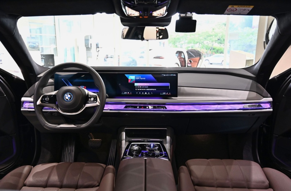 BMW i7 (G70)