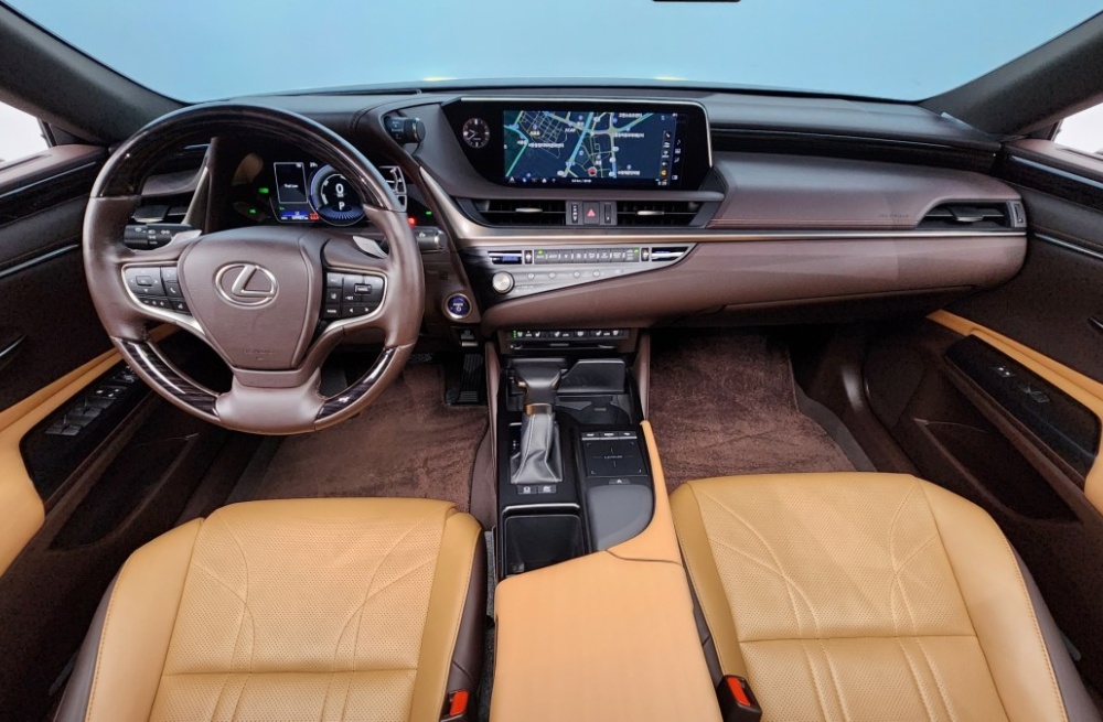 Lexus ES300h 7th generation