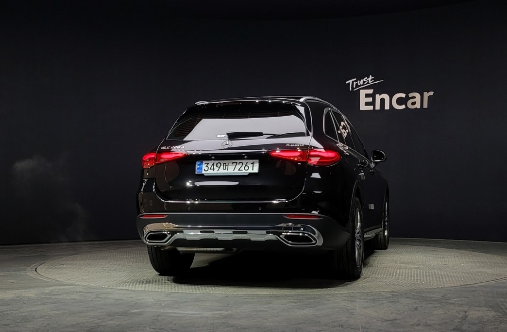 Mercedes-Benz GLC-Class X254