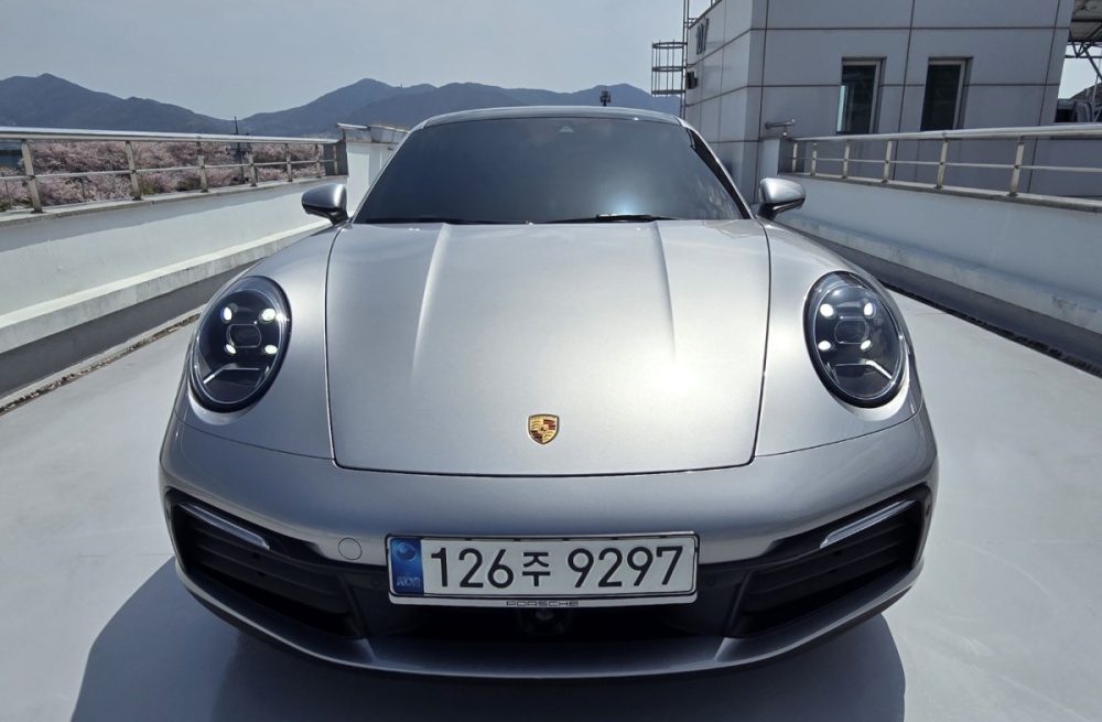 Porsche 911 (992)