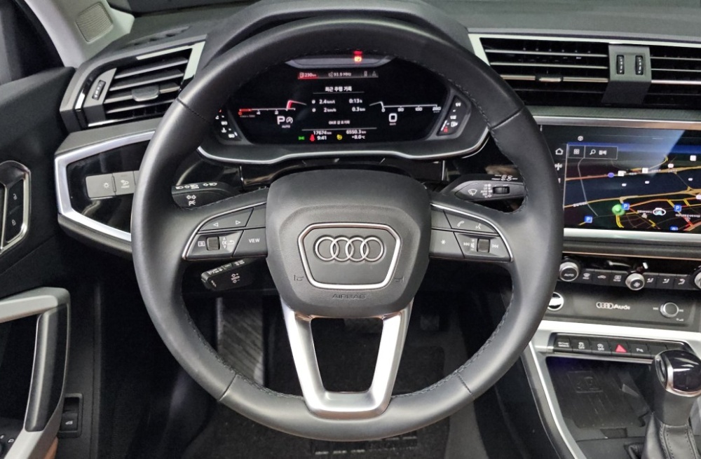 Audi Q3 (F3)