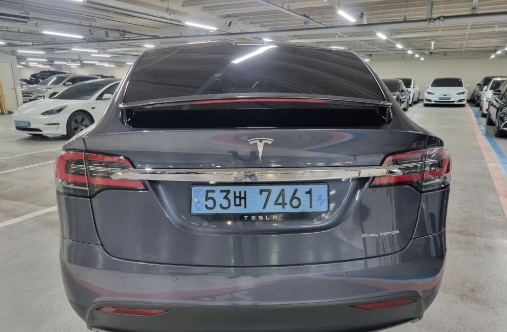 Tesla Model X