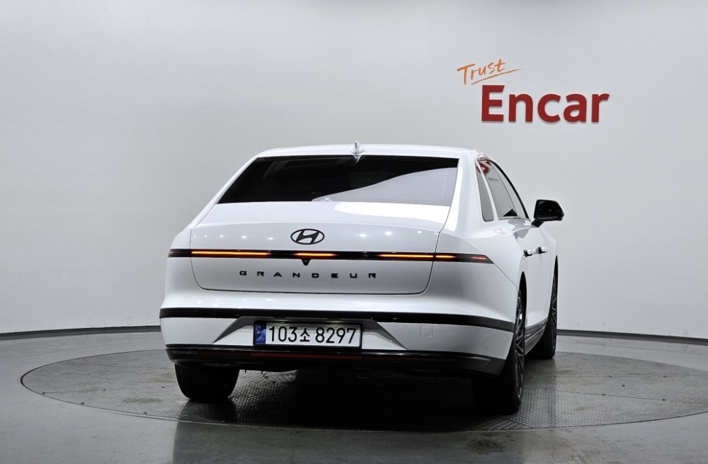 Hyundai Grandeur Hybrid (GN7)