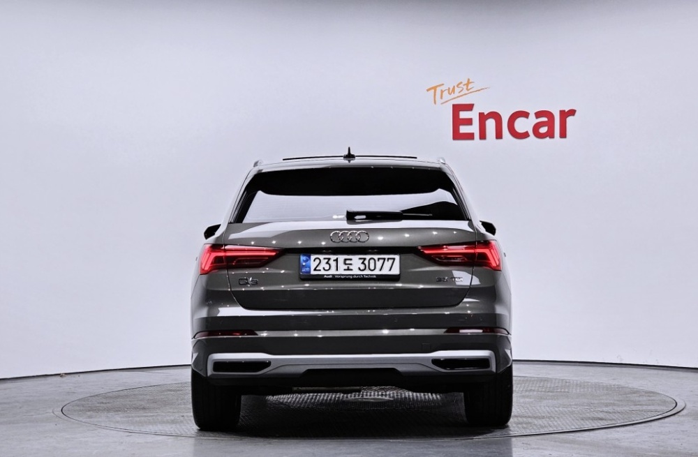 Audi Q3 (F3)