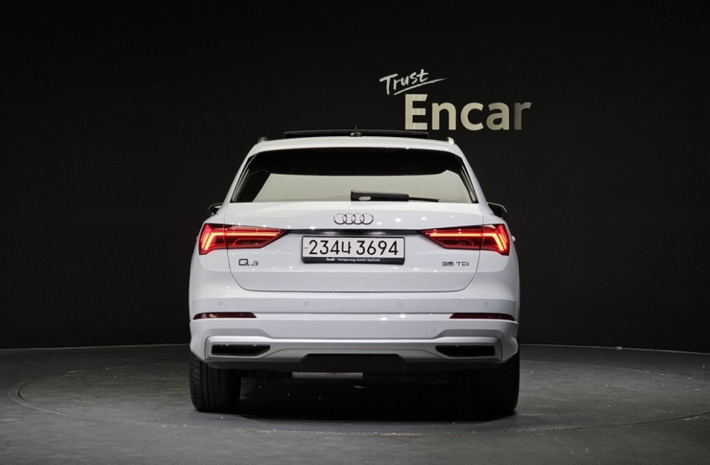 Audi Q3 (F3)