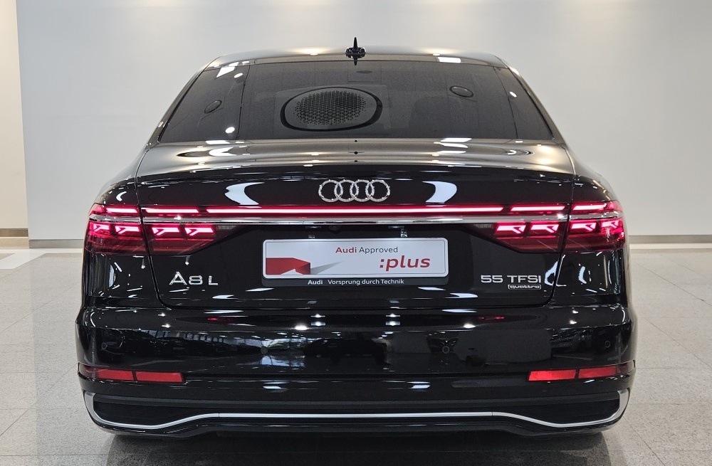 Audi A8 (D5)