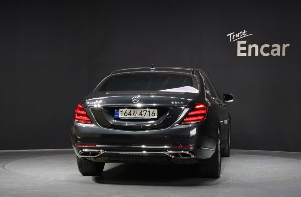 Mercedes-Benz S-Class W222