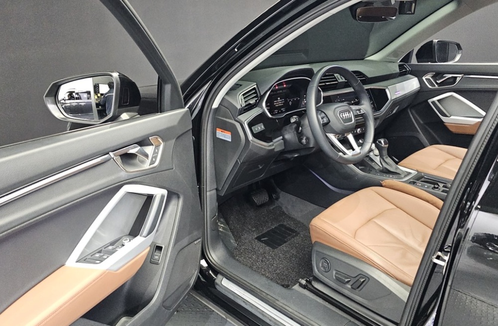 Audi Q3 (F3)