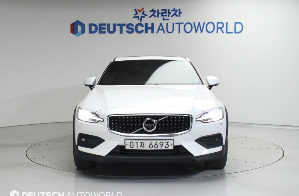 Volvo V60 Cross Country 2nd Generation