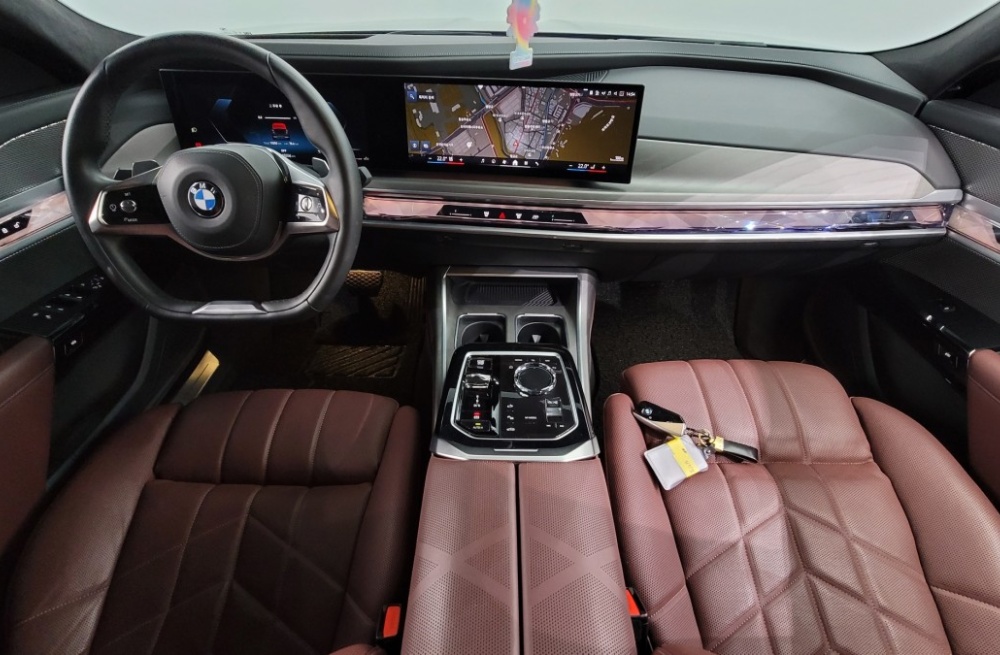 BMW 7 Series (G70)