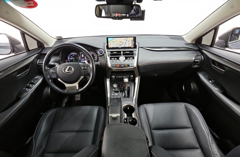 Lexus NX300h