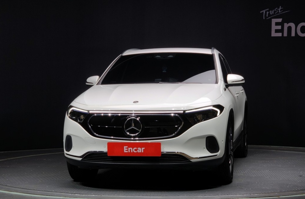 Mercedes-Benz EQA-H243