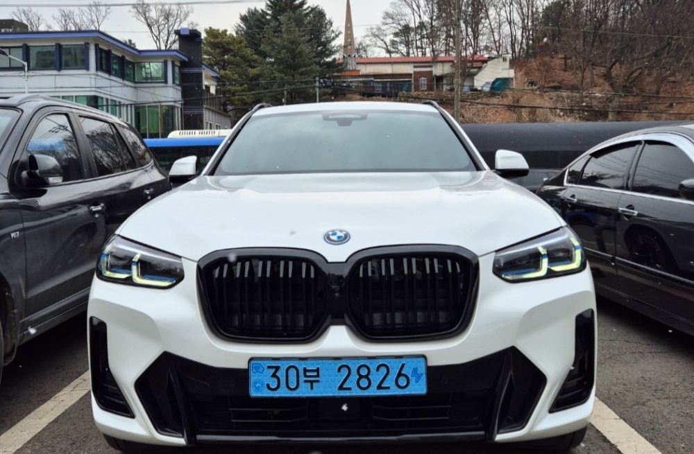 BMW iX3