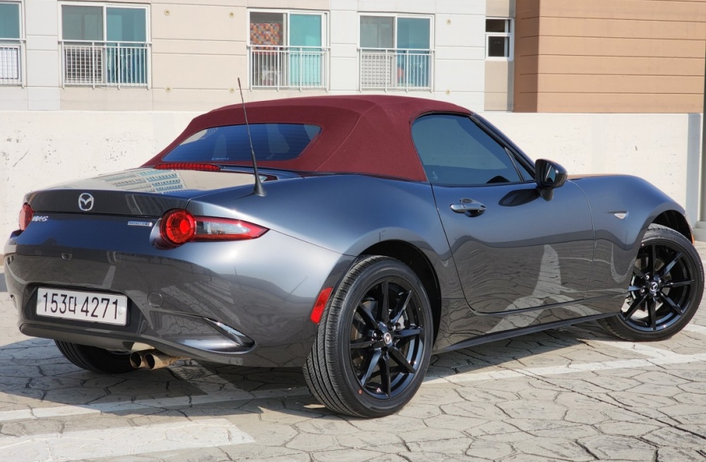 Mazda MX-5 MIATA