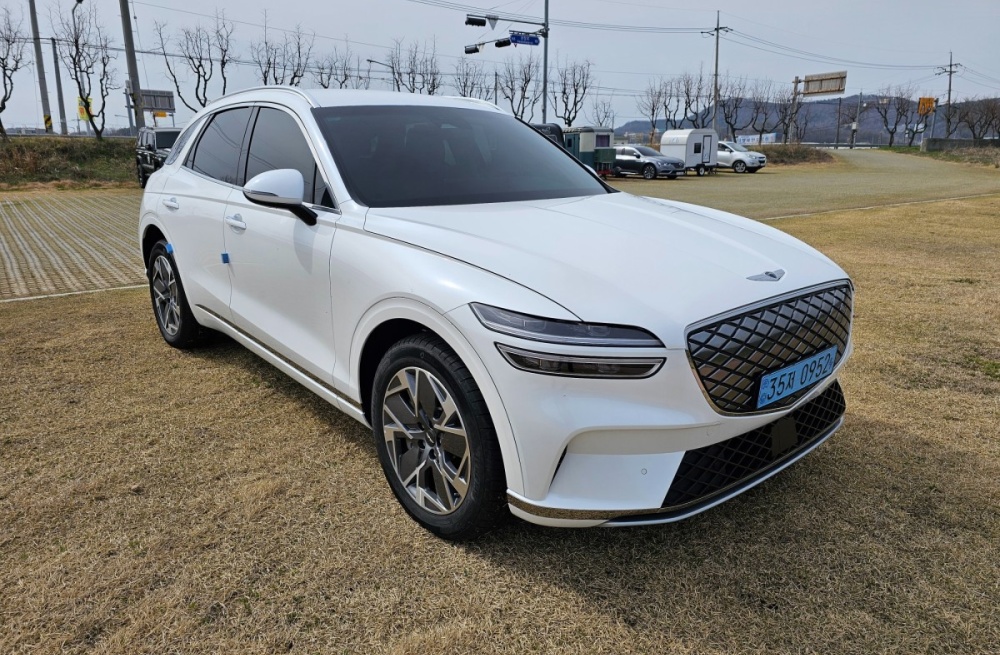 Genesis Electrified GV70