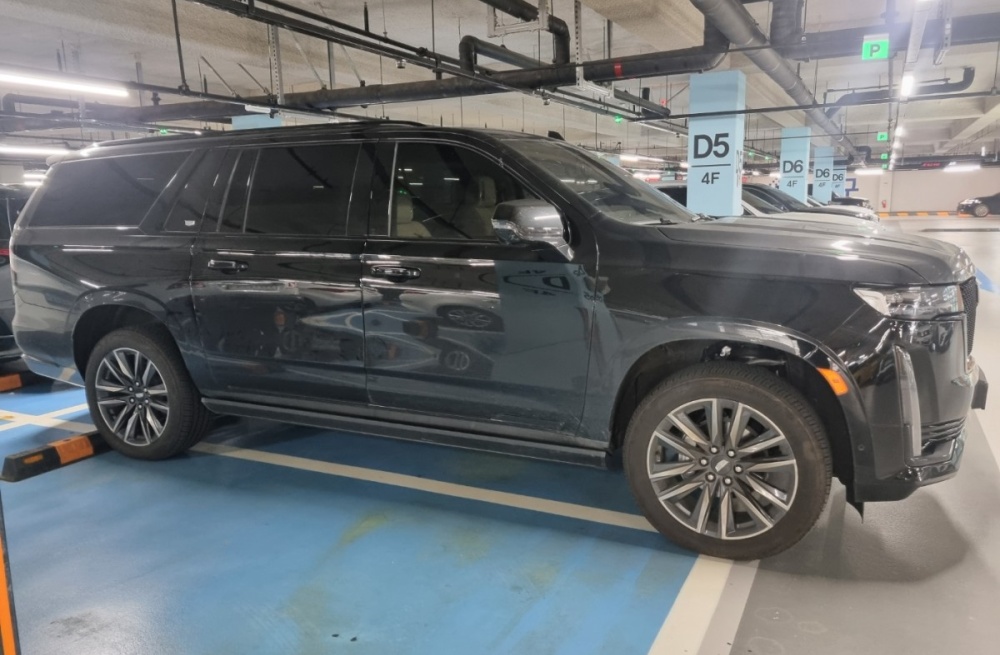 Cadillac Escalade 5th Gen